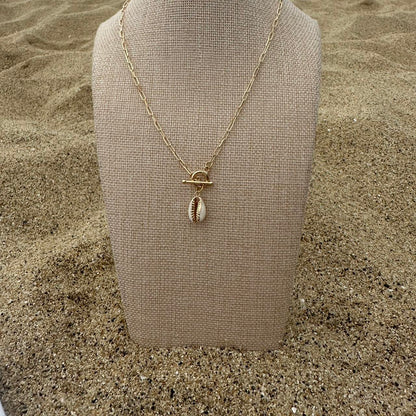 Circle Clasp Shell Necklace