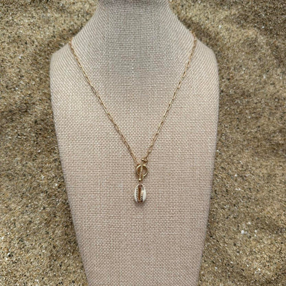 Circle Clasp Shell Necklace