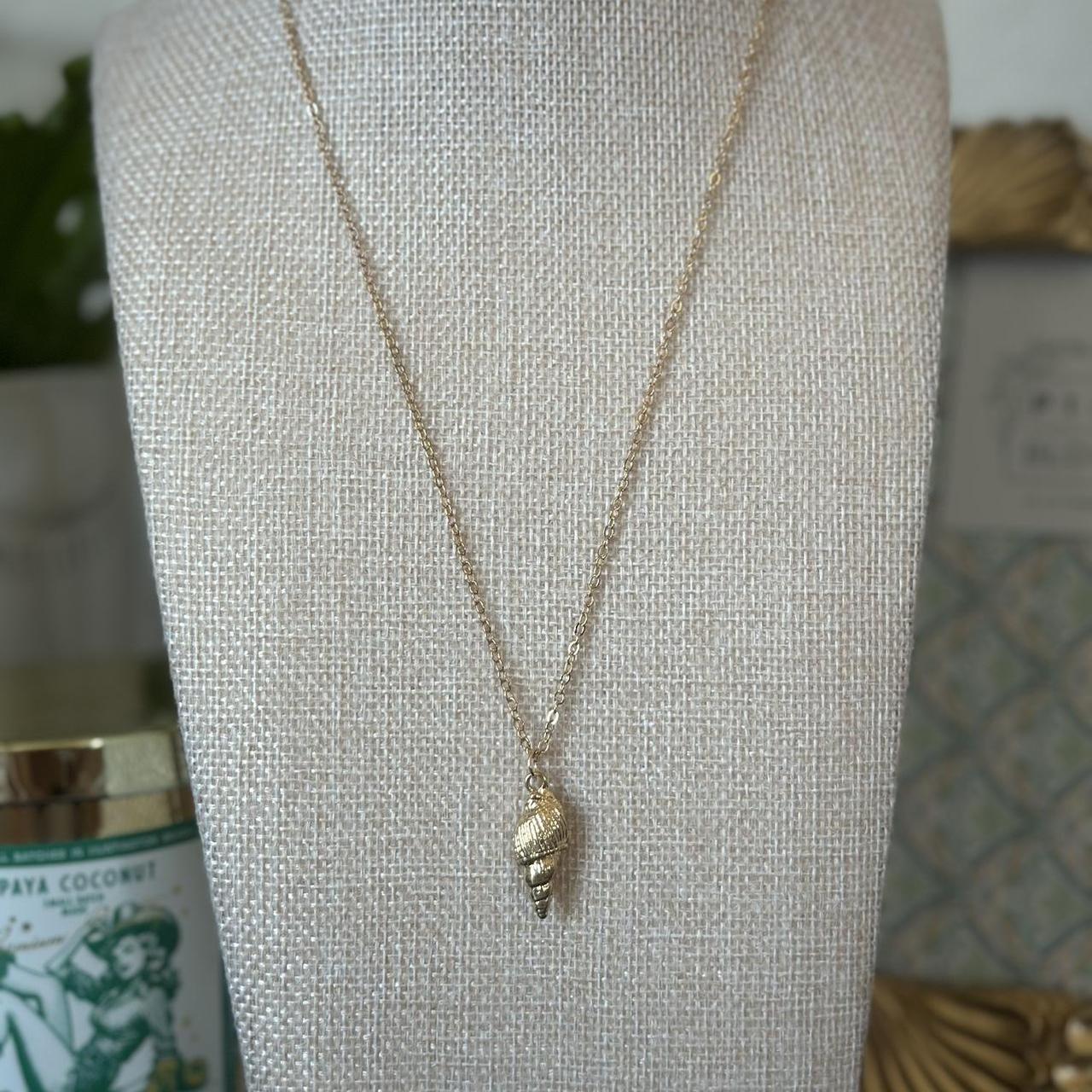 Golden Tide Small Tulip Shell Necklace